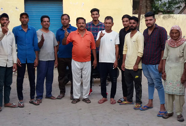 ਵਰਿਆਣਾ ਇਲਾਕੇ ''ਚ ਲੁਟੇਰਿਆਂ ਦੀ ਦਹਿਸ਼ਤ, ਲੁੱਟ ਅਤੇ ਕੁੱਟ ਹੋ ਰਹੇ ਨੇ ਲੋਕ