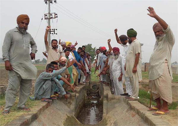 protest by farmar
