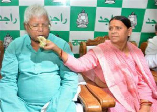 rabri devi is looking for   sansthanik noha   for tej pratap and tejaswi