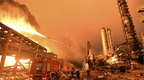 one dead  seven missing after blast at china petrochemical plant