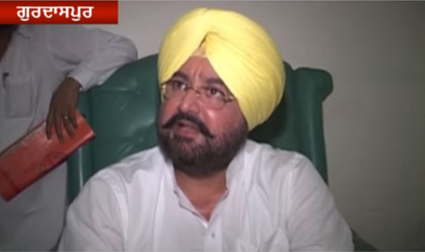 ਬਜਟ ਇਜਲਾਸ ਦੇ ਪਹਿਲੇ ਪੜ੍ਹਾਅ ''ਚ ਹੋਣਗੇ ਢਾਈ ਏਕੜ ਜ਼ਮੀਨ ਵਾਲੇ ਕਿਸਾਨਾਂ ਦੇ ਕਰਜ਼ੇ ਮੁਆਫ : ਬਾਜਵਾ (ਵੀਡੀਓ)