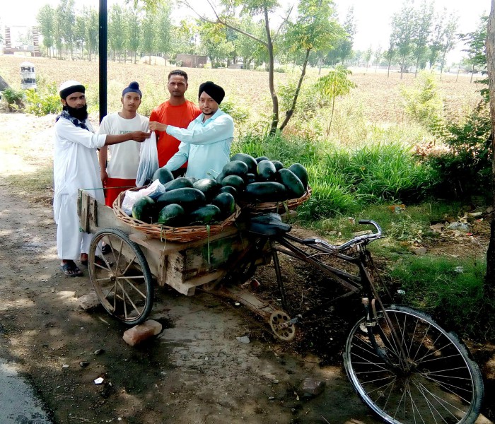 ...ਜਦੋਂ ਭੁੱਖੇ ਰਹਿਣ ਲੱਗ ਪਏ ਨਿਆਣੇ ਤਾਂ ਮਾਸਟਰ ਵੇਚਣ ਲੱਗ ਪਿਆ ਹਦਵਾਣੇ