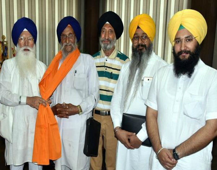 ਜੰਮੂ-ਕਸ਼ਮੀਰ ''ਚ ਪੰਜਾਬੀ ਭਾਸ਼ਾ ਨਾਲ ਹੋ ਰਹੇ ਵਿਤਕਰੇ ਸਬੰਧੀ ਮੁੱਖ ਮੰਤਰੀ ਮਹਿਬੂਬਾ ਮੁਫਤੀ ਨੂੰ ਲਿਖਿਆ ਪੱਤਰ : ਪ੍ਰੋ. ਬਡੂੰਗਰ
