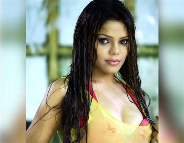 actor s body found in flat possibly died 3 4 days ago