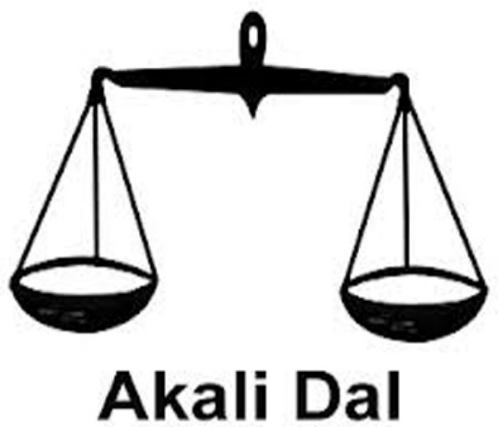 ਕੈਪਟਨ ਸਰਕਾਰ ਖਿਲਾਫ ਧਰਨੇ ''ਤੇ ਬੈਠੇ ਅਕਾਲੀ-ਭਾਜਪਾ ਦੇ ਆਗੂ, ਕੀਤੇ ਤਿੱਖੇ ਸਿਆਸੀ ਹਮਲੇ