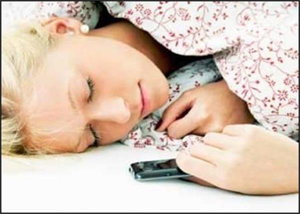 do not hold on even after sleeping at smartphones because    