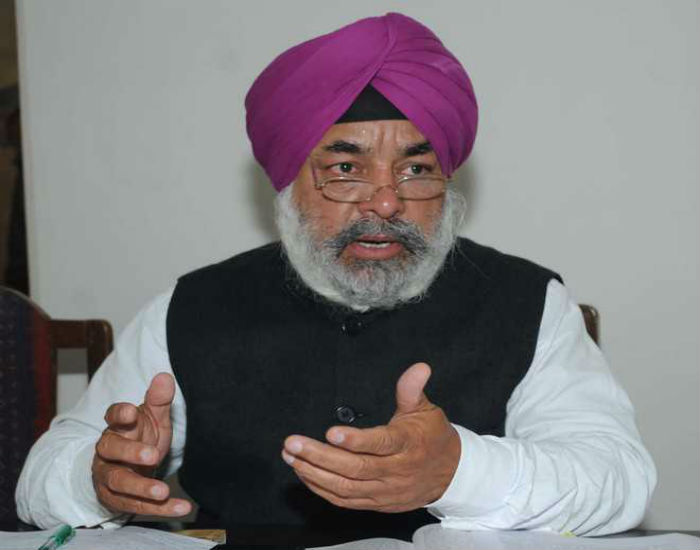 ਕਾਂਗਰਸ ਦਾ ਅਕਾਲੀਆਂ ''ਤੇ ਪਲਟਵਾਰ, ਪਗੜੀ ਦੇ ਮਾਮਲੇ ''ਚ ਰਾਜਨੀਤਿਕ ਲਾਭ ਲੈਣ ਦੀ ਕੋਸ਼ਿਸ਼ ਨਾ ਕਰੇ : ਲਾਲੀ ਮਜੀਠੀਆ