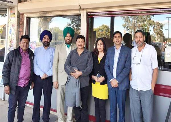 lol singer paul weitwalia received warm welcome on arrival in sydney