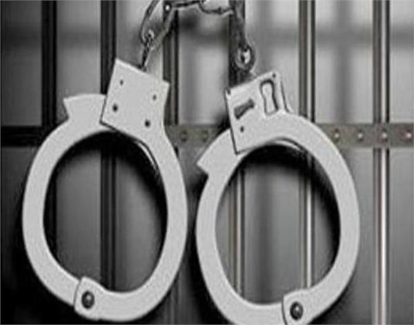 two indian origin men held for posing as us agents  duping people of  6 mn