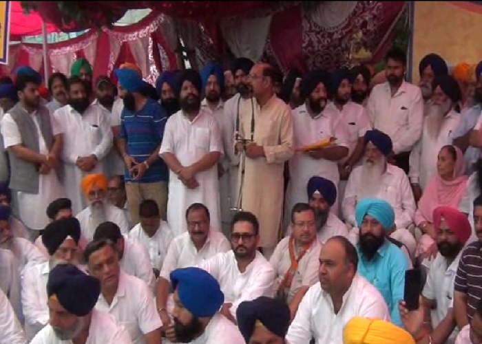 ਕਾਂਗਰਸ ਵਿਰੁੱਧ ਸੜਕਾਂ 'ਤੇ ਅਕਾਲੀ-ਭਾਜਪਾ, ਜਲੰਧਰ 'ਚ ਕੀਤਾ ਪ੍ਰਦਰਸ਼ਨ