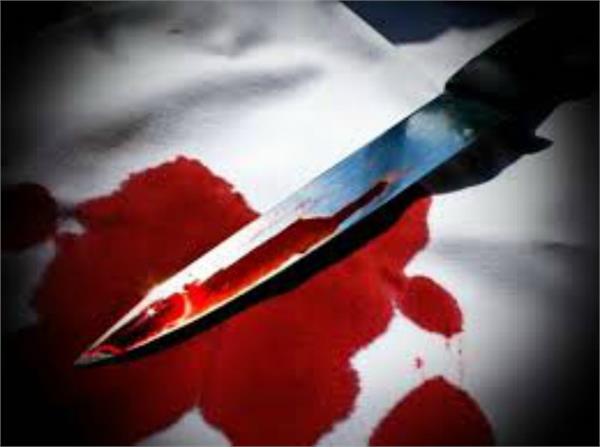 husband strangled wife  s throat