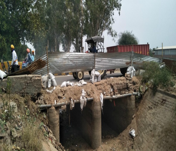 ਨਹਿਰ ਦੇ ਟੁੱਟੇ ਕੰਢੇ ਬਣ ਸਕਦੇ ਹਨ ਹਾਦਸਿਆਂ ਦਾ ਕਾਰਨ