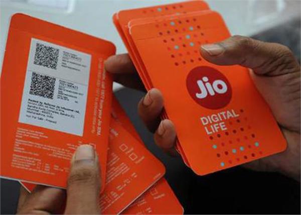 reliance jio pips rivals in april user additions musters 4 million more