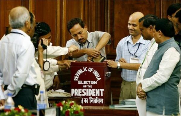 presidential elections  6 candidates lost their leaflets