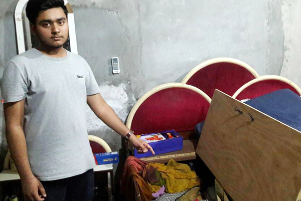 ਘਰ ''ਚੋਂ ਗਹਿਣੇ, ਨਕਦੀ ਅਤੇ ਹੋਰ ਸਾਮਾਨ ਚੋਰੀ