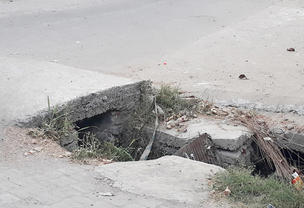 ਹਾਦਸਿਆਂ ਨੂੰ ਸੱਦਾ ਦੇ ਰਹੇ ਹਨ ਬਿਨਾਂ ਸਲੈਬਾਂ ਦੇ ਨਾਲੇ