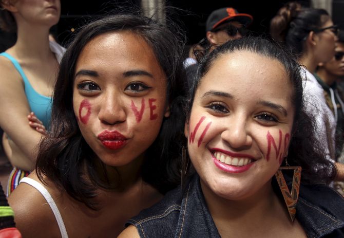 72 ਦੇਸ਼ਾਂ ''ਚ ਸਮਲਿੰਗੀ ਵਿਆਹ ਹੈ ਗੁਨਾਹ, 8 ਦੇਸ਼ਾਂ ''ਚ ਹੈ ਮੌਤ ਦੀ ਸਜ਼ਾ