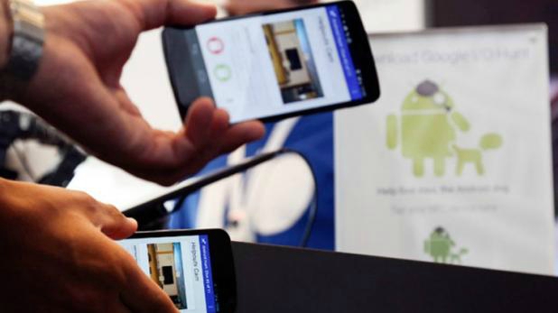 GST ਤੋਂ ਬਾਅਦ ਲੋਕ ਹੁਣ ਇੰਤਜ਼ਾਰ ''ਚ, ਹੋਰ ਘੱਟਣਗੀਆਂ ਕੀਮਤਾਂ ਤਾਂ ਖਰੀਦਾਂਗੇ ਮੋਬਾਇਲ