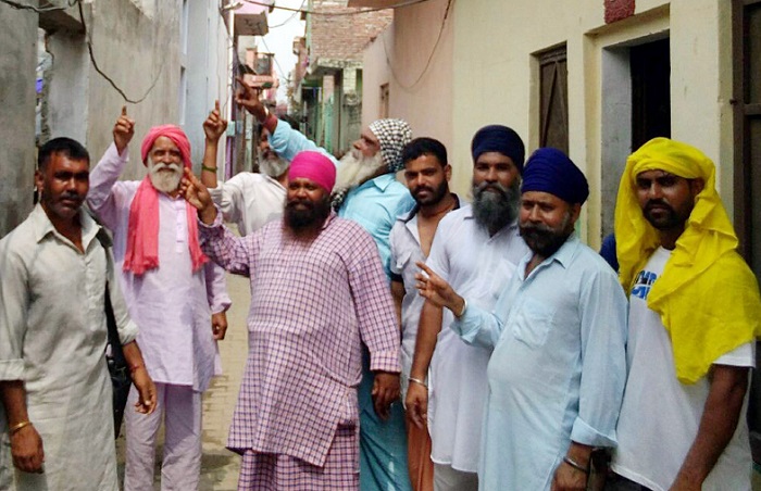 ਲਟਕਦੀਆਂ ਤਾਰਾਂ ਦੇ ਨੰਗੇ ਜੋੜਾਂ ਕਾਰਨ ਲੋਕਾਂ ''ਚ ਡਰ ਦਾ ਮਾਹੌਲ