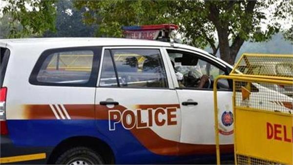 man hald for immoral activity in front of french woman