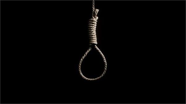 four people from a family in karnataka have committed suicide