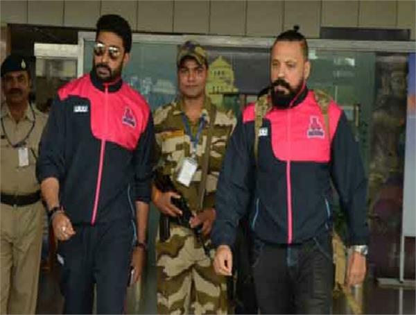 prof abhishek bachchan reached jaipur for kabaddi league