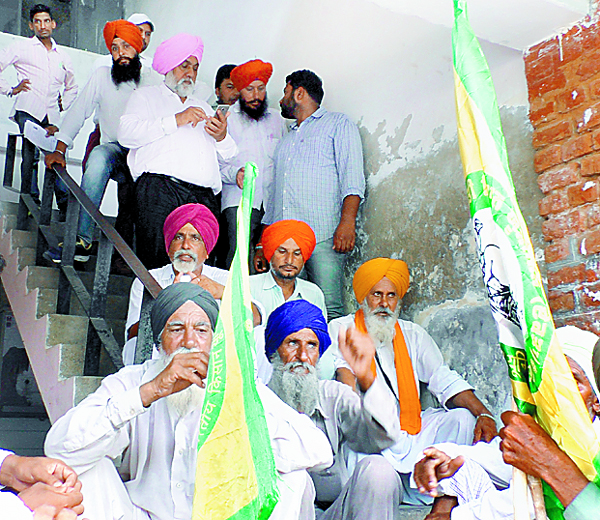 ਸਰਕਾਰੀ ਹੁਕਮਾਂ ਦੇ ਬਾਵਜੂਦ ਦੂਜੀ ਵਾਰ ਹੋਈ ਕਿਸਾਨ ਦੀ ਜ਼ਮੀਨ ਦੀ ਕੁਰਕੀ