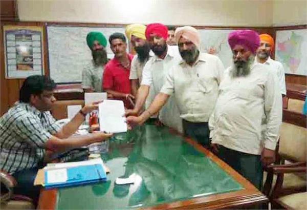 power officials sloganeering against powercom