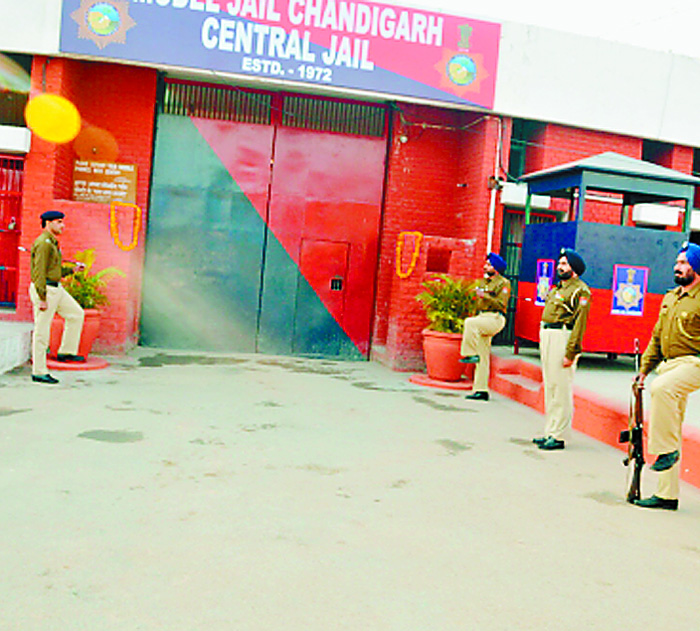 ਠੱਗੀ ਦੇ ਦੋਸ਼ਾਂ ''ਚ ਘਿਰੀ ਨੂੰਹ ਭੇਜੀ ਜੇਲ, ਸਹੁਰਾ ਪੁਲਸ ਰਿਮਾਂਡ ''ਤ