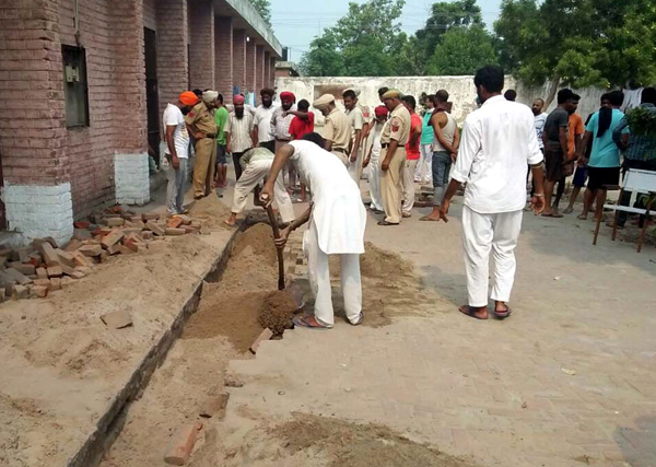 ਜੇਲ ''ਚ ਖੋਦਾਈ ਕਰ ਕੇ ਕੈਦੀਆਂ ਨੇ ਲੱਭੇ ਫਿਰ 5 ਮੋਬਾਇਲ