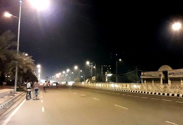 ਸੂਰਜ ਡੁੱਬਦਿਆਂ ਹੀ ਸੜਕਾਂ ''ਤੇ ਛਾ ਜਾਂਦੈ ਘੁੱਪ ਹਨੇਰਾ