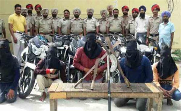 plunder the robbery  manage 5 robbery  2 escapes