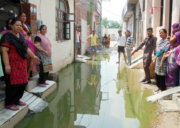 due to sewerage jam  people have finally been found for 18 days