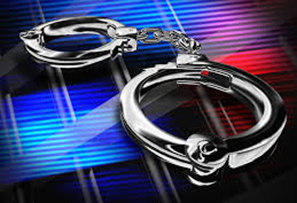 ਹੈਰੋਇਨ ਪੀਂਦਾ ਇਕ ਅੜਿੱਕੇ