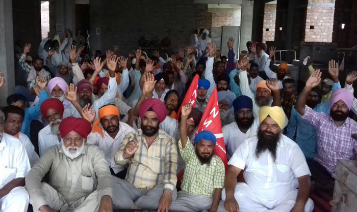 ਅੰਮ੍ਰਿਤਸਰ ਦੇ ਰੋਸ ਧਰਨੇ ''ਚ ਤਰਨਤਾਰਨ ਦੀ ਮਜ਼ਦੂਰ ਯੂਨੀਅਨ ਨੇ ਲਿਆ ਹਿੱਸਾ