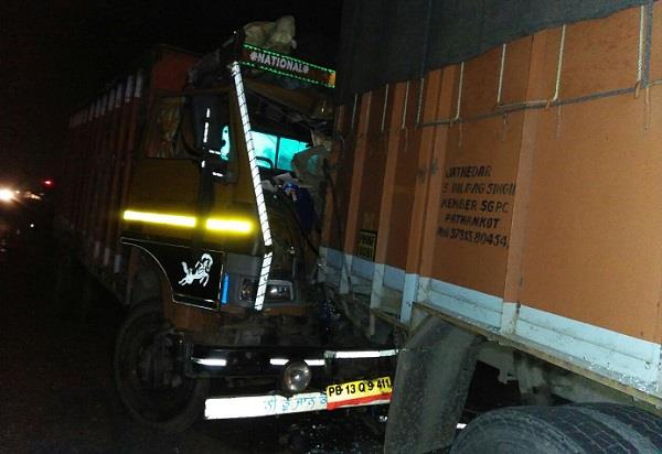 changing the puncture tire leads to trucks  deaths