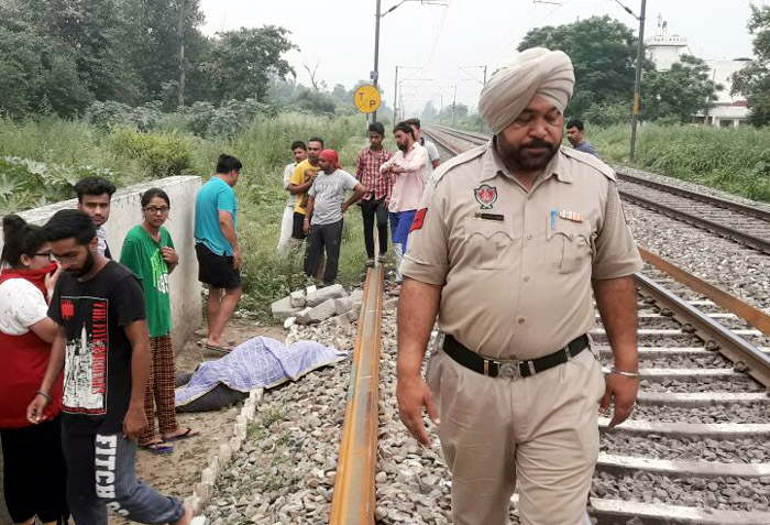 ਟਰੇਨ ਦੀ ਲਪੇਟ ''ਚ ਆਉਣ ਨਾਲ ਔਰਤ ਦੀ ਮੌਤ