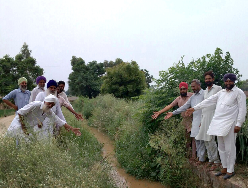 ਮਹਿਕਮੇ ਦੇ ਰੰਗ ਨਿਆਰੇ, ਪਿੱਛੇ ਪਾਣੀ ਵਾਧੂ ਅਗਲੇ ਸੋਕੇ ਨੇ ਮਾਰੇ