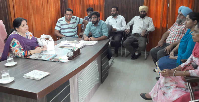 ਵਧੀਕ ਡਿਪਟੀ ਕਮਿਸ਼ਨਰ ਵੱਲੋਂ ਅਚਨਚੇਤ ਚੈਕਿੰਗ