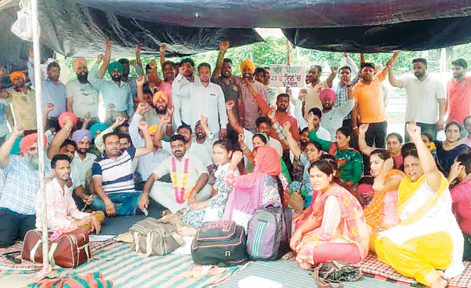 ਧਰਨੇ ''ਤੇ ਬੈਠੇ ਵਿਜੇ ਕੁਮਾਰ ਦੀ ਹਾਲਤ ਵਿਗੜੀ