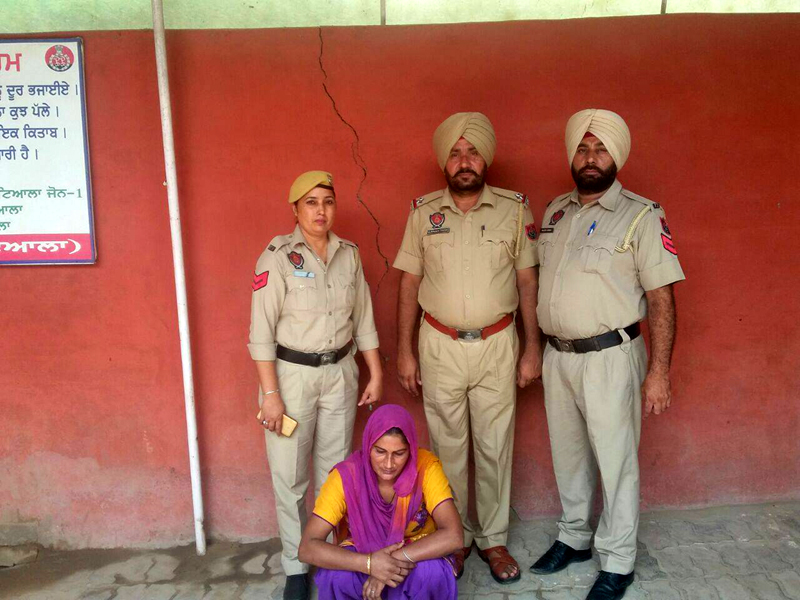 ਭਗੌੜੀ ਔਰਤ ਨੂੰ ਅਦਾਲਤ ''ਚ ਕੀਤਾ ਪੇਸ਼