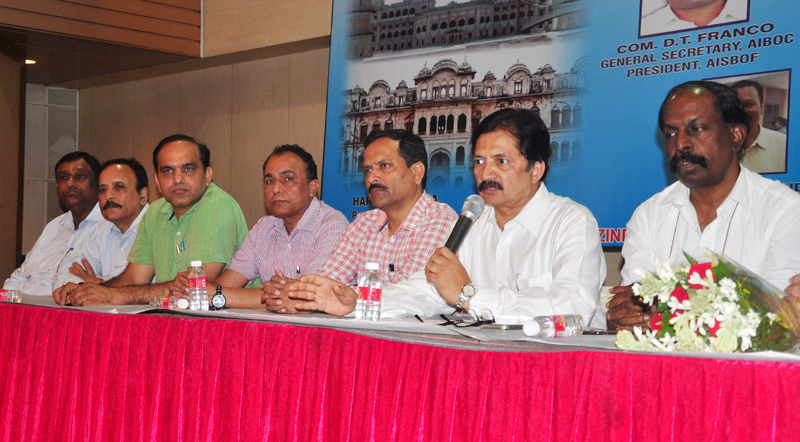 ਬੈਂਕਾਂ ਦੇ ਨਿੱਜੀਕਰਨ ਖਿਲਾਫ ਭੜਕੇ ਮੁਲਾਜ਼ਮ