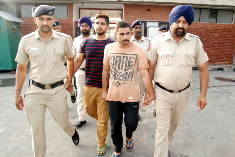 ਲਵੀ ਦਿਓੜਾ ਦੀ ਹੱਤਿਆ ਕਰਨ ਵਾਲੇ ਗੈਂਗਸਟਰ ਭੋਲਾ ਤੇ ਪੈਰੀ ਕਾਬੂ