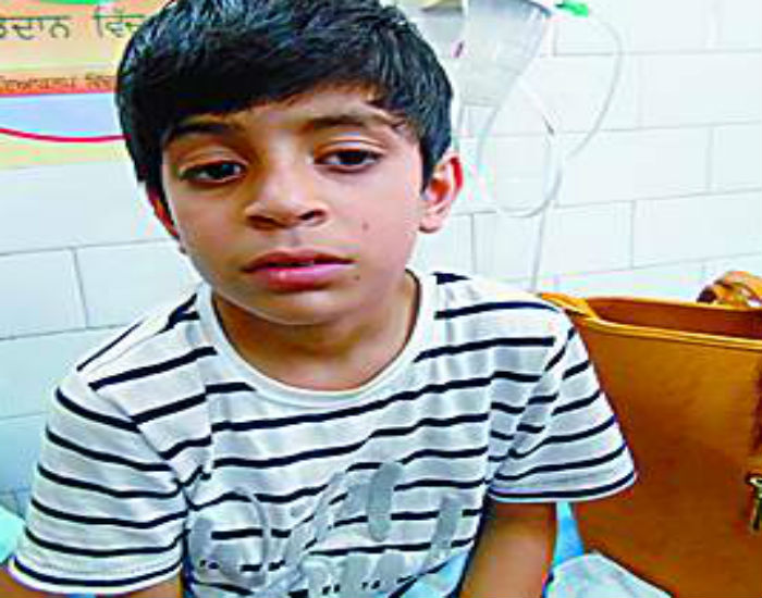 2 ਕਾਰਾਂ ਦੀ ਟੱਕਰ ’ਚ 5 ਜ਼ਖਮੀ (ਤਸਵੀਰਾਂ)