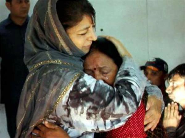 mehbooba does not care for the safety of the victims to meet the victims