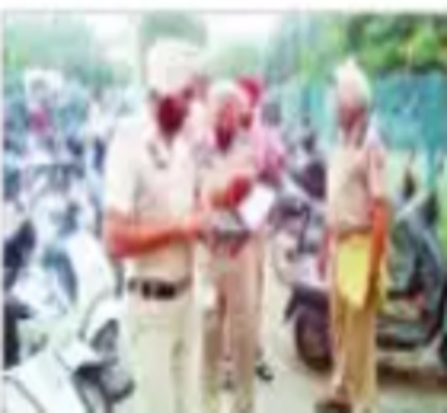 ਰੇਲਵੇ ਸਟੇਸ਼ਨ, ਬੱਸ ਸਟੈਂਡ ''ਤੇ ਸਥਿਤ ਪਾਰਕਿੰਗ ਦੀ ਕੀਤੀ ਗਈ ਸਪੈਸ਼ਲ ਚੈਕਿੰਗ