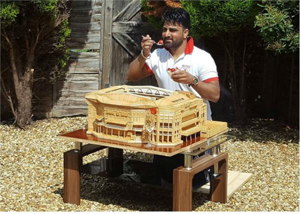 after the sachin and virat now shaminder of punjab greeted wimbledon