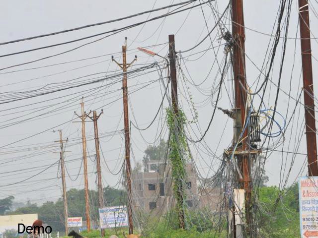 ਬਿਜਲੀ ਵਿਭਾਗ ਨੂੰ ਵੱਡੇ ਹਾਦਸੇ ਦੀ ਉਡੀਕ
