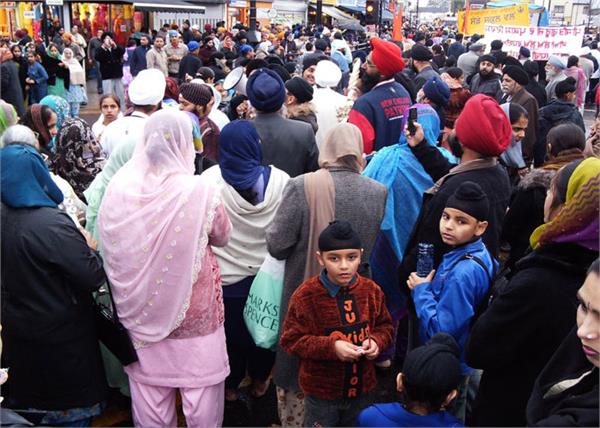 not allowed by the government to allow sri sahib kripan in italy