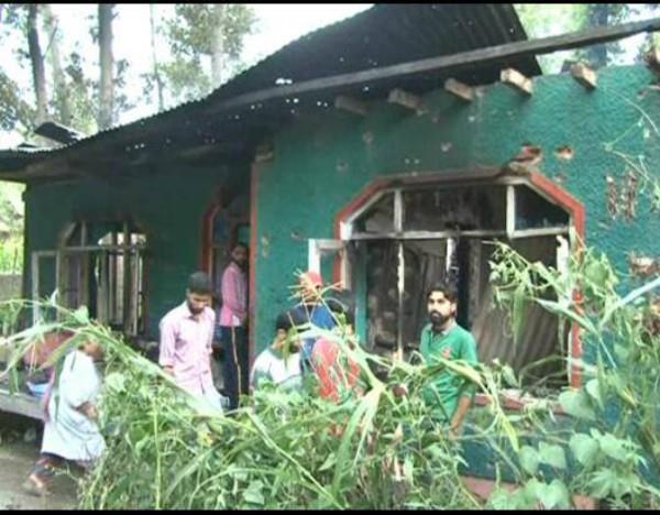 hizbul terrorists killed in badgam encounter